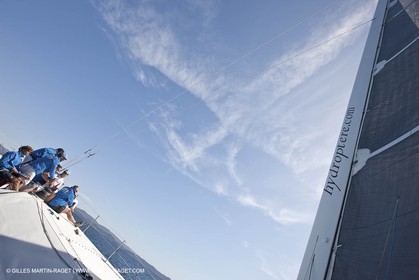 Samedi 5 septembre 2009 - Hyères (FRA, 83) - L'Hydroptère bat le record du monde de vitesse avec un run à 51,36 knts (sous réserve de ratification par le WSSRC)
