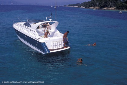 Motor boat running