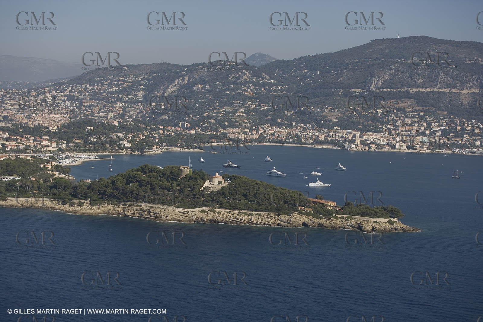 28 07 2007 - St Jean Cap Ferrat - SuperYachts - Motor Yachts - Hampshire
