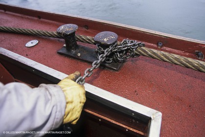 Monde maritime, opérations porturaires, ports, manoeuvres, marine world, harbour operations, maritime shipping,