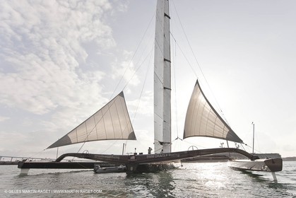 12 11 2009 - San Diego (USA, CA) - 33rd America's Cup - BMW ORACLE Racing - Wing trials, Day 2