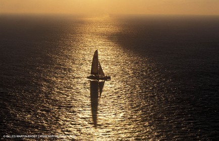 Orange II - 2004 Jules Verne Trophy - Ouessant - first starting line crossing