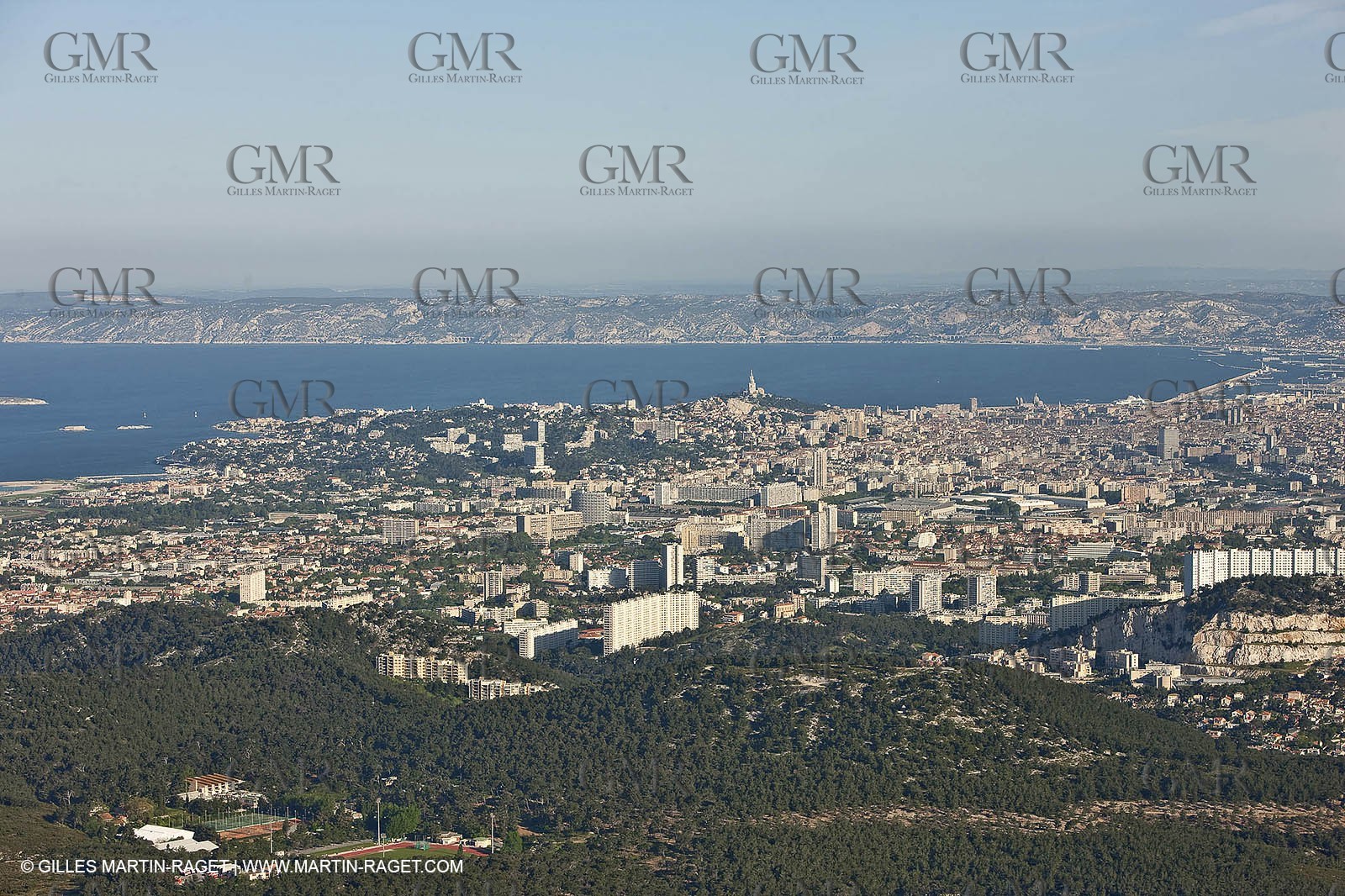 30 04 2009 - Marseille (FRA, 13) - Les Calanques - Marseille as seen from Mount Puget summit