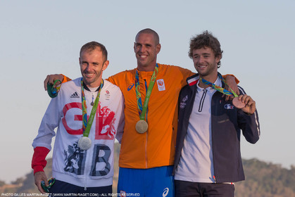 14 08 2016, Rio de Janeiro (BRA), 2016 Olympic Games, Sailing, RSX Men medal ceremony, Nick Dempsey (GBR), Van Rysselberghe Dorian (NED), Pierre le Coq (FRA)