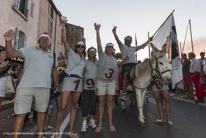 02 10 2014, Saint-Tropez (FRA,83), Voiles de Saint-Tropez 2014, Day 4, défilé des équipages   crew parade