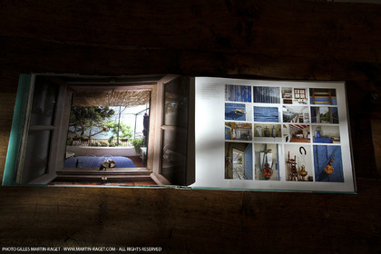 09 11 2010 - Marseille (FRA,13) - Photos du livre Calanques, si proches, si lointaines, Ed. Cres, Texte Juliette Lembot, Photos Gilles Martin-Raget