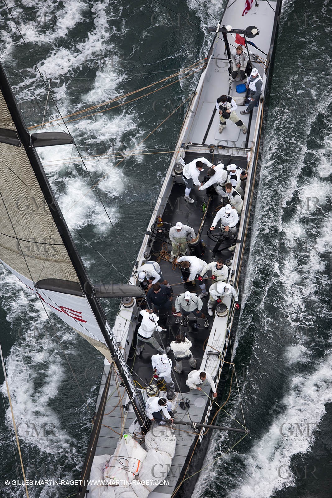 05 08 2010 - Cowes (UK, IOW) - The 1851 Cup -  BMW ORACLE Racing -  - Round The Island Race - Back in the Solent.
