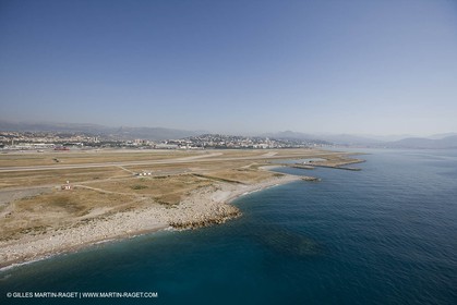 28 07 2007 - St Jean Cap Ferrat - SuperYachts - Motor Yachts - Hampshire