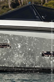 11 11 2009 - Saint Jean Cap Ferrat (FRA,06) Wally Yachts - Wallypower 55