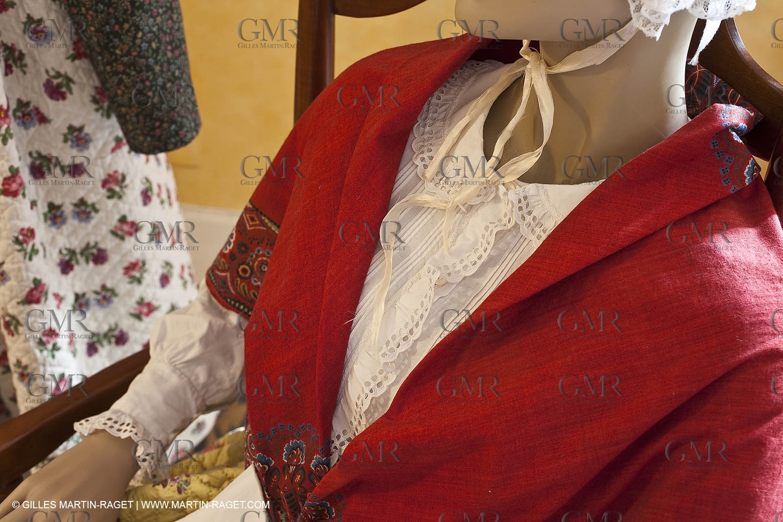 December 2009 - Boutis