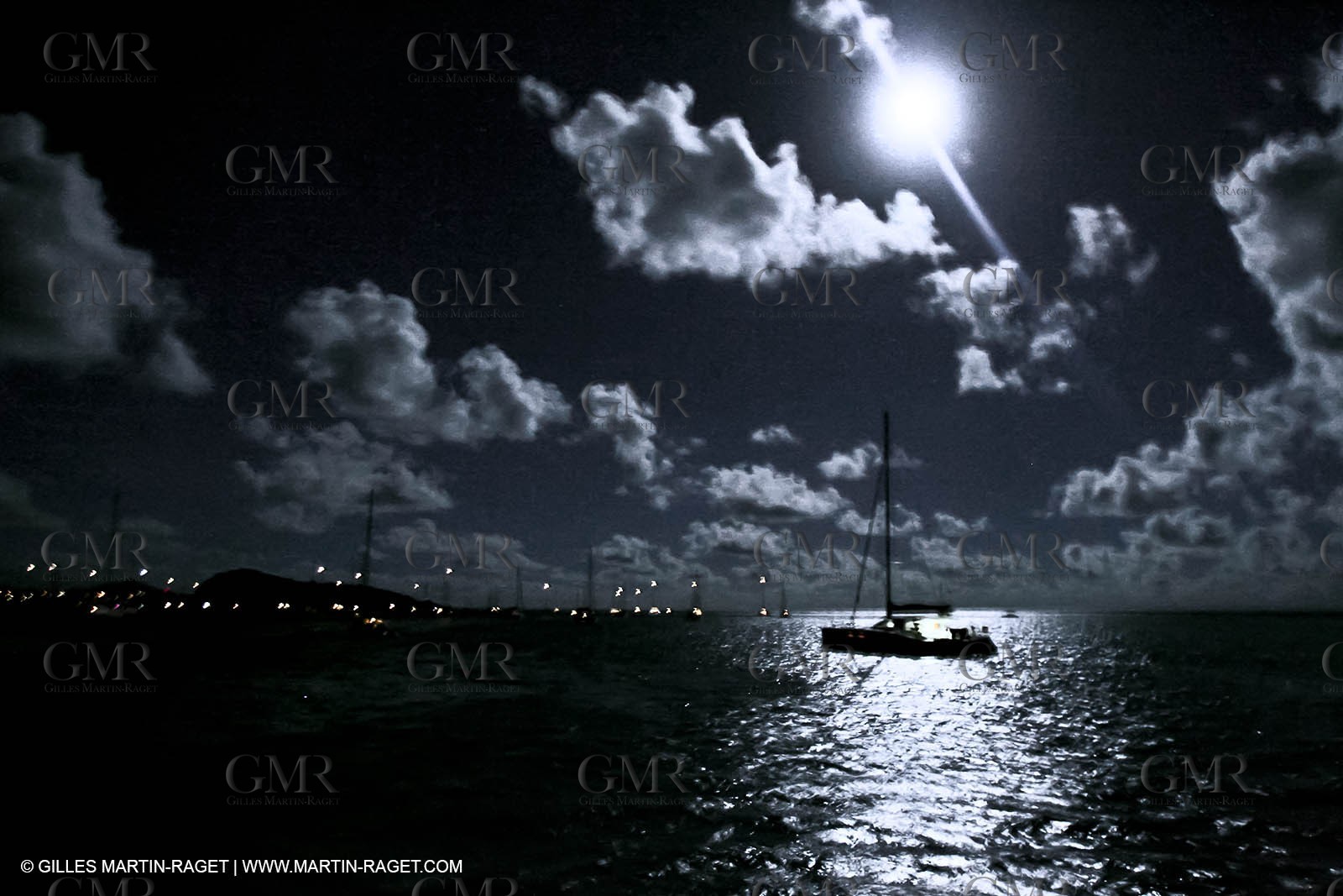 Cruising multihull mooring