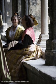 04 03 2007 - Arles - Queen of Arles and her assistants - winter costume trials
