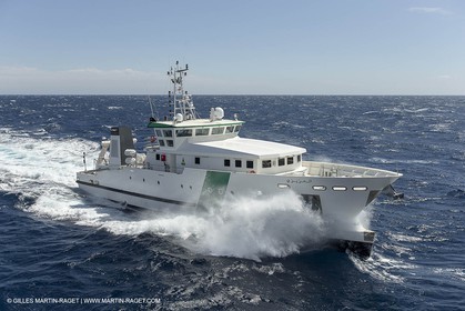 Al Azizi - Chantier H2X - Navires de recherche océanographique - Essais en mer au large de La Ciotat (FRA,13) - 29 07 2014