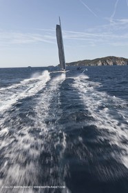 Samedi 5 septembre 2009 - Hyères (FRA, 83) - L'Hydroptère bat le record du monde de vitesse avec un run à 51,36 knts (sous réserve de ratification par le WSSRC)