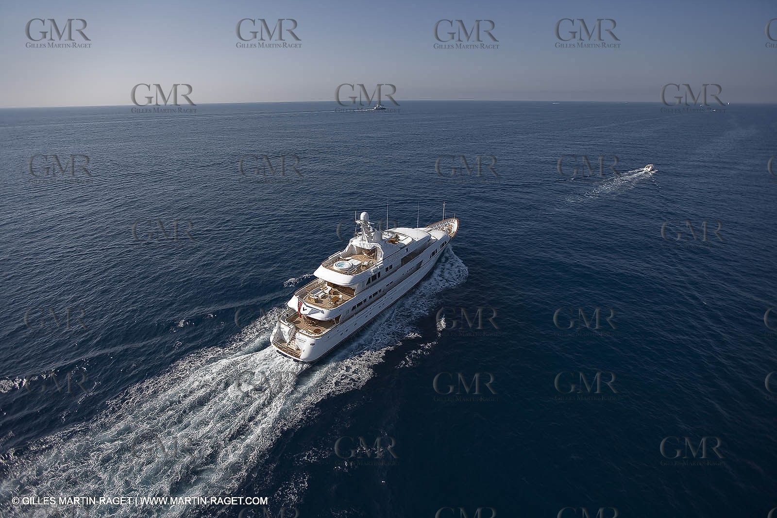 28 07 2007 - St Jean Cap Ferrat - SuperYachts - Motor Yachts - Hampshire