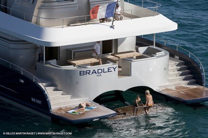 13-07-07 - La Ciotat (FRANCE) - MotorYacht - Chantier H2X