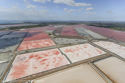 Marais salants à Aigues Mortes