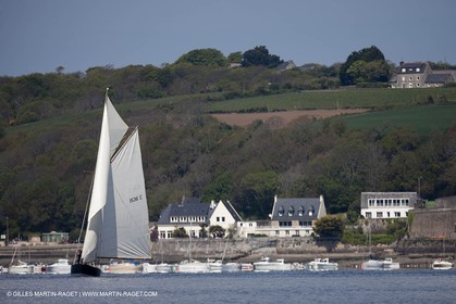 19 05 2010 - Brest (FRA,29) -  Pen Duick dans le Goulet