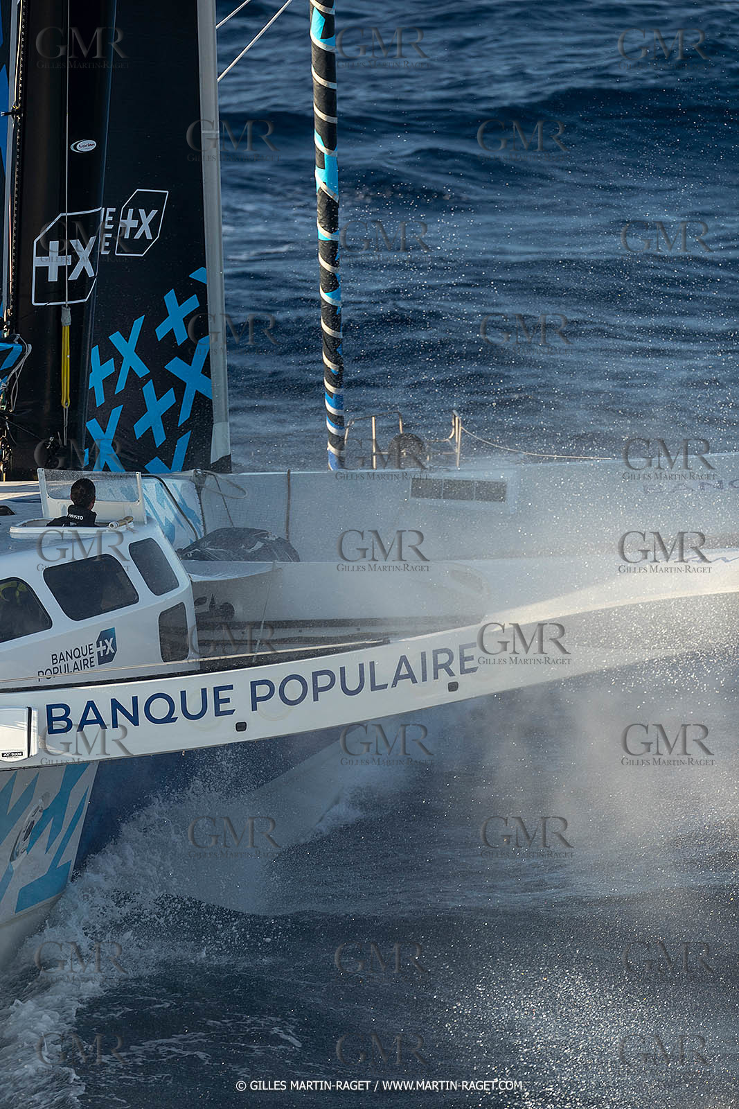 Banque Populaire devant Marseille