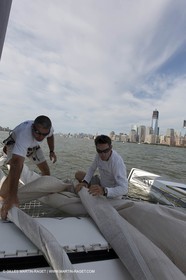 05 07 2012 - New York (USA) - Ocean Krys Race - Speed runs in fornt of NY city