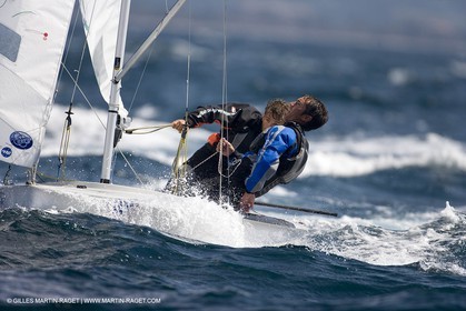 27 04 2007 - Semaine Olympique Française 2007 - Hyères - Jour 6 - Medal Race - Team France - 470 Homme - Leboucher-Garos