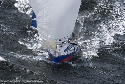 06-26-2007 - FIGARO II - THEOLIA - Skipper : Robert Nagy - Training off Marseille (south France) with strong wind conditions