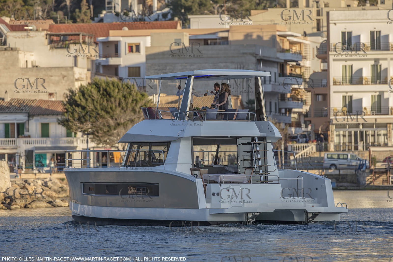 08 04 2015, Andraitx (Isla de Mallorca, Islas Baleares, ESP), Chantier Fountaine-Pajot, Motor Yacht 37