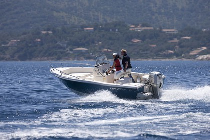 Motor boat running