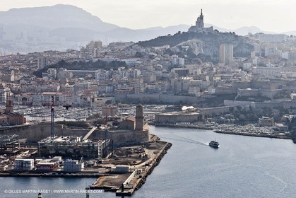 14 01 2010 - Marseille (FRA,13) - Chantier du Mucem arrêté en raison de la découverte d'une bombe de 250 kg