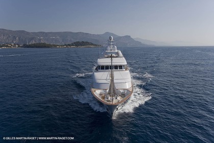 28 07 2007 - St Jean Cap Ferrat - SuperYachts - Motor Yachts - Hampshire