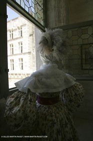 Mai 2004 - La Tour d'Aigues (FRA, 84) Costumes anciens pour l'exposition Femmes du Midi