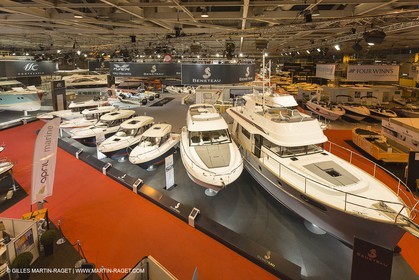 10 12 2013 - Paris (FRA,75) -Paris Boat Show - Beneteau booth
