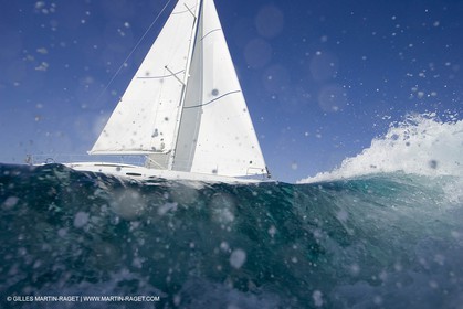 Crusing monohull sailing