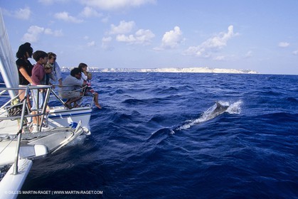 Sailing, cruising, children onboard