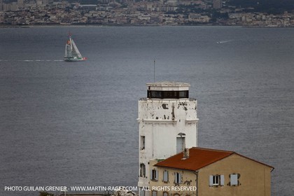 14 05 09 - Marseille - Record de la Méditerranée - Groupama 3 - Franck Cammas - G class - Départ de Marseille pour Carthage