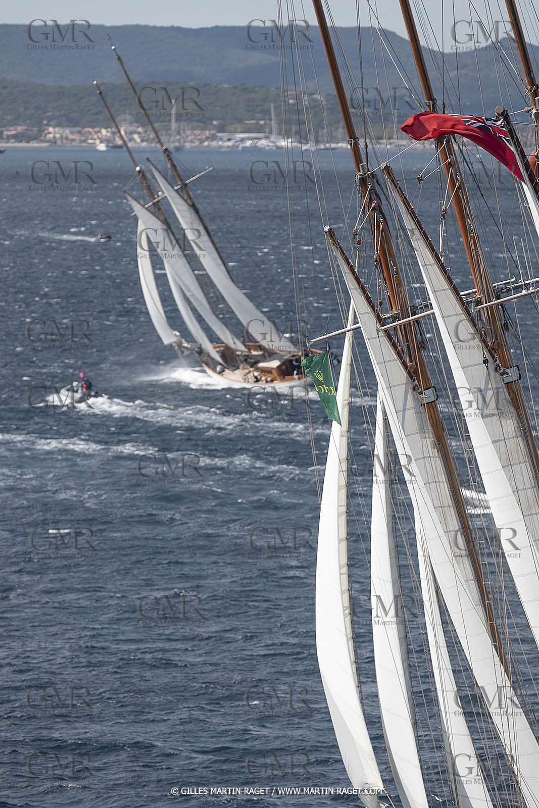 28 09 2022? Saint-Tropez,(FRA,83), Les Voiles de Saint-Tropez 2022 Régate N° 2 poup les modernes, navigation libre pour les grandes goélettes