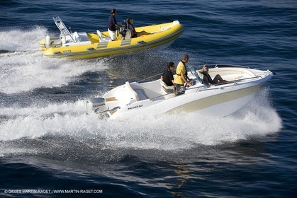 Motor boat running