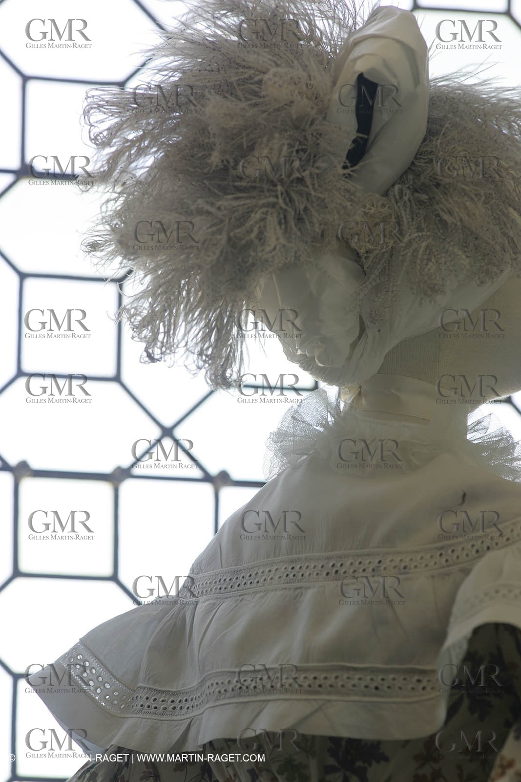 May 2004 - La Tour d'Aigues (FRA, 84) - Old costumes for women of the South exhibition