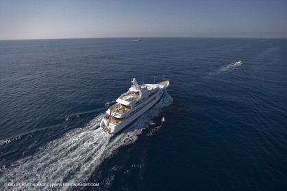 28 07 2007 - St Jean Cap Ferrat - SuperYachts - Motor Yachts - Hampshire