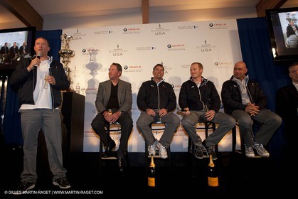 19 02 2010 - Valencia (ESP) - 33rd America's Cup - BMW ORACLE Racing - USA Victory Tour - Day 1 - Leaving Valencia