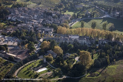 29 10 2012 - Lourmarin (FRA,84) - Luberon  seen from above