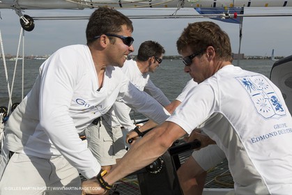 05 07 2012 - New York (USA) - Ocean Krys Race - Speed runs in fornt of NY city