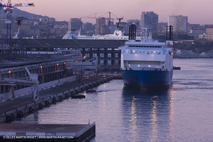 17 02 2012 - Marseille (FRA,13) - Arrivée dans le port de marseille à bord du Piana (Cie La Méridionale)