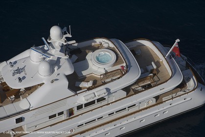 28 07 2007 - St Jean Cap Ferrat - SuperYachts - Motor Yachts - Hampshire