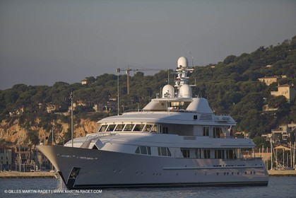 28 07 2007 - St Jean Cap Ferrat - SuperYachts - Motor Yachts - Hampshire