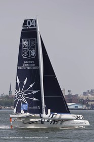 05 07 2012 - New York (USA) - Ocean Krys Race - Speed runs in fornt of NY city