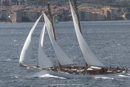 28 09 2022? Saint-Tropez,(FRA,83), Les Voiles de Saint-Tropez 2022 Régate N° 2 poup les modernes, navigation libre pour les grandes goélettes
