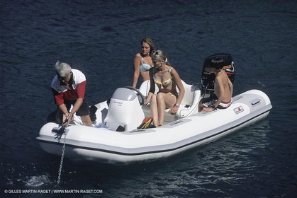 Bateaux à moteur, powerboating, Semi-rigides, ribs
