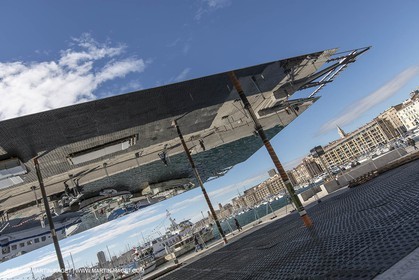 04 02 2013 - Marseille (FRA,13) - Renovation du Quai de la Fraternité (Vieux Port), pose de l'ombrière
