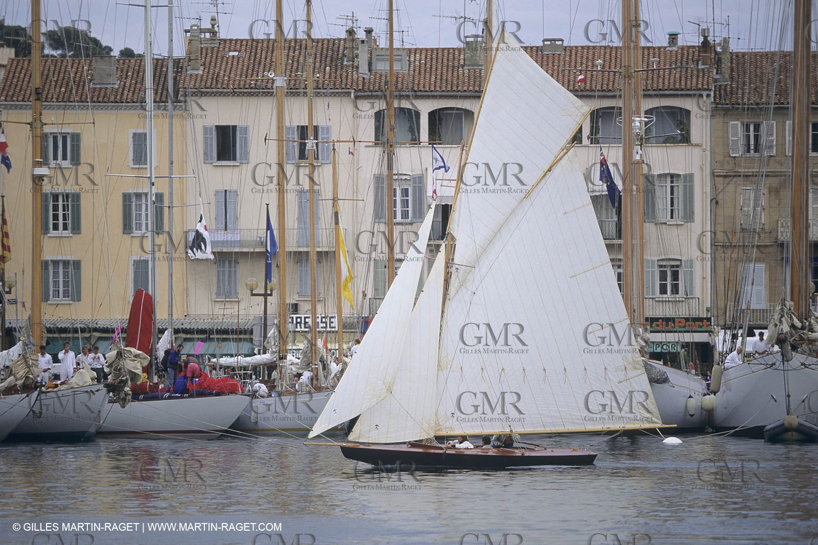 Petits yachts classiques, small classic yachts